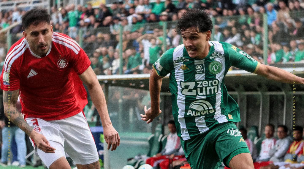 Internacional vence a Chapecoense e respira na luta contra o rebaixamento
