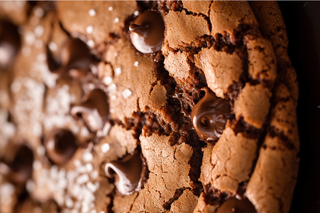 Aprenda a preparar uma receita de cookie com gotas de chocolate