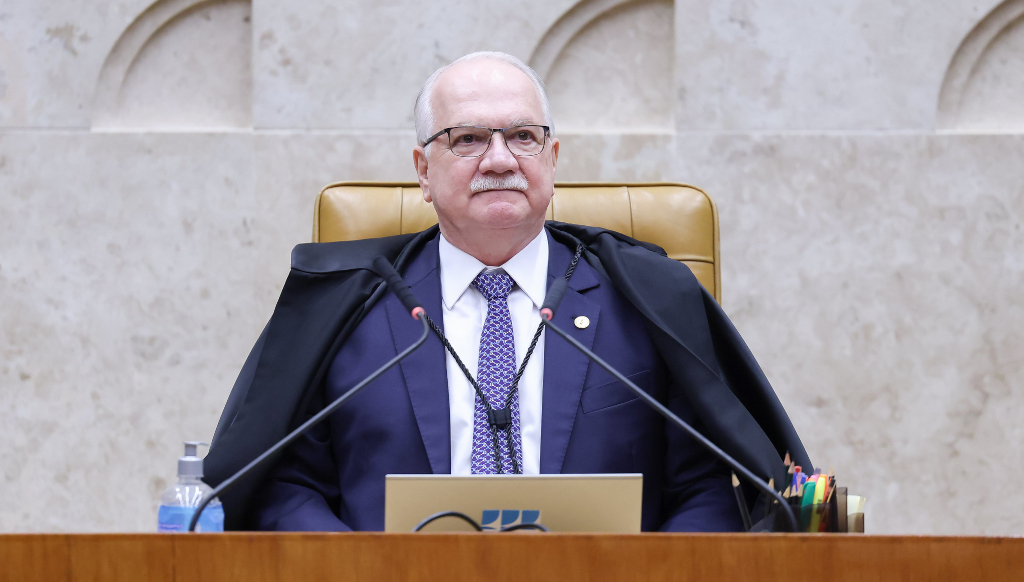 Fachin vota para manter sessão sobre Moraes nesta terça