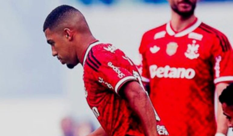 Flamengo sofre, mas vence o Remo e pressiona Palmeiras na briga pelo título flamengo