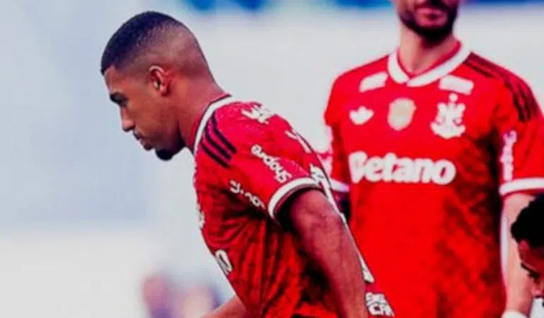 Flamengo sofre, mas vence o Remo e pressiona Palmeiras na briga pelo título flamengo