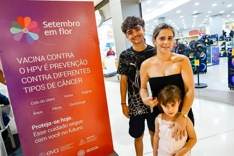 População de João Pessoa atende chamado e participa do Dia D da campanha de prevenção ao HPV vacinacao setembro em flor