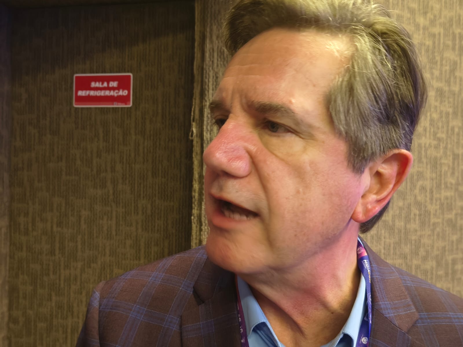 “Jornalista tem o dever de questionar e não ser subserviente”, declara Milton Jung em Campina Grande