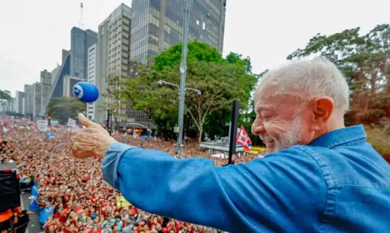 PM relata depredação, tumulto e pichações em dispersão de ato pró-Lula na Paulista lula ato na paulista