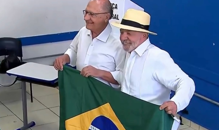 Lula: “O povo vai ter que escolher entre o fortalecimento da democracia e a barbárie”