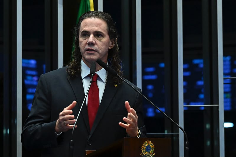 Na tribuna, Veneziano denuncia tentativa de compra de mandato de senador na Paraíba