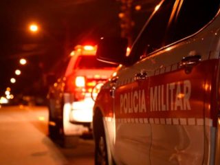 Imagem em destaque de Bandidos atacam carro de juíza no Cariri; suspeito é morto no local